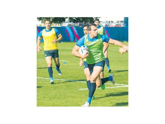 El plantel del seleccionado argentino volvió al trabajo, tras el día de descanso, con vista al debut del domingo ante  Nueva Zelanda  en el Mundial de rugby que comienza hoy en Inglaterra.