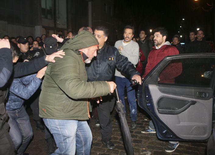 El empresario Mariano Martínez Rojas es retirado por la Policía Federal.