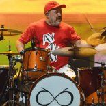 Buira fue baterista durante los 5 primeros discos de la banda. Buira fue baterista durante los 5 primeros discos de la banda.