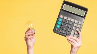 Según alertó la diputada, con una simple resolución administrativa, el Gobierno habilita que en 2026 muchos usuarios paguen 103,4% del Precio Estacional de la Energía (PEST). Pagar más del 100% del costo real NO es tarifa: es sobrecargo, indicó. Según alertó la diputada, con una simple resolución administrativa, el Gobierno habilita que en 2026 muchos usuarios paguen 103,4% del Precio Estacional de la Energía (PEST). Pagar más del 100% del costo real NO es tarifa: es sobrecargo, indicó.