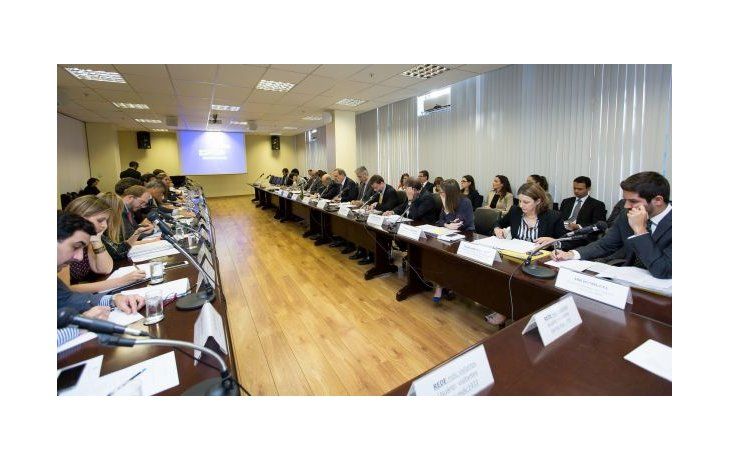 Primera reunión de la Comisión Bilateral de Producción y Comercio define agenda para reforzar sociedad estratégica.