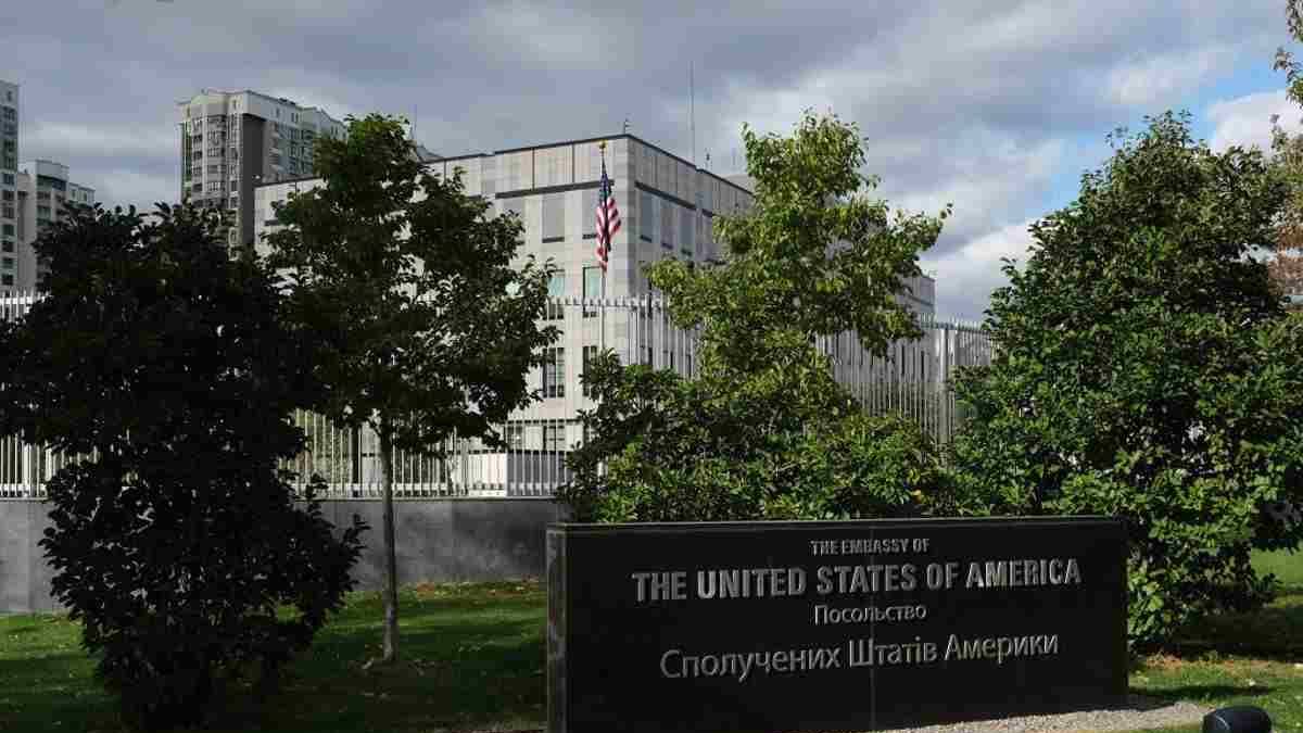 The US moves its embassy in fear of a Russian invasion