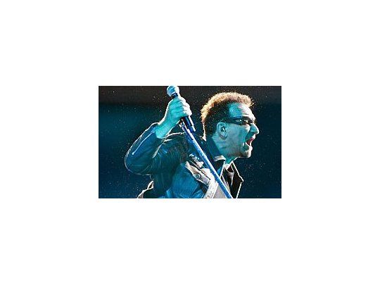 Bono recordó a los niños asesinados en una escuela de Río de Janeiro
