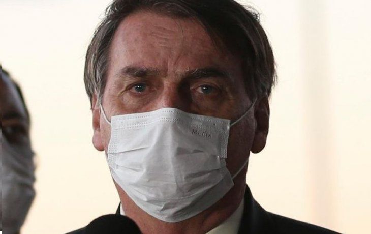 El presidente de Brasil orden&oacute; al Ministerio de Salud que reciba a su seguidora que habla con Dios y tiene la cura para el coronavirus.