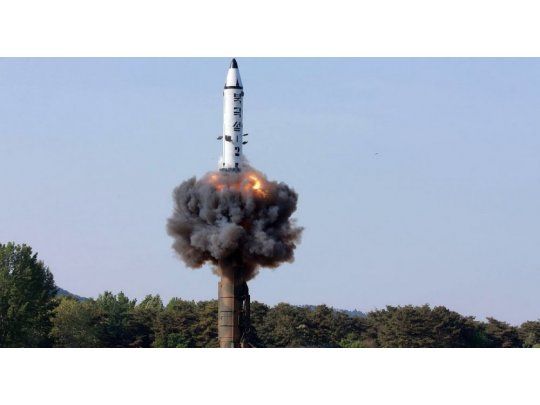 Pyongyang anunció que se trata de un misil balístico de medio largo alcance, el segundo en menos de una semana