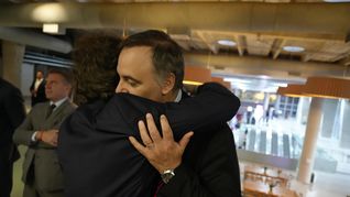 Fuerte abrazo. Milei y Adorni se mostraron juntos en medio de la situación que atraviesa el jefe de Gabinete. Fuerte abrazo. Milei y Adorni se mostraron juntos en medio de la situación que atraviesa el jefe de Gabinete.