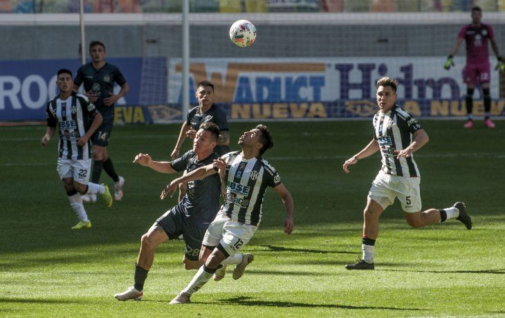Central Córdoba logró su primer triunfo.