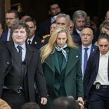 Javier Milei llegó escoltado por su hermana Karina Milei y Diego Santilli.