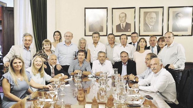 guiño. Juntos por el Cambio ratificó ayer lo que ya se sabía: habilitará con dos tercios la discusión sobre el FMI y votará a favor. Eso no pasará en el oficialismo, cada vez más dividido.