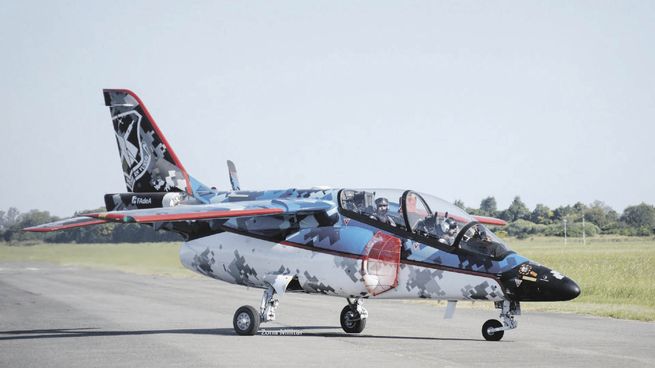 En venta. Jorge Taiana mostrará en la base aérea de Pudahuel, en Santiago, Chile, el IA-63 Pampa-.