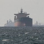 Todos los buques comerciales pueden navegar pero deben coordinar con el Cuerpo de la Guardia Revolucionaria Islámica de Irán (CGRI). Todos los buques comerciales pueden navegar pero deben coordinar con el Cuerpo de la Guardia Revolucionaria Islámica de Irán (CGRI).