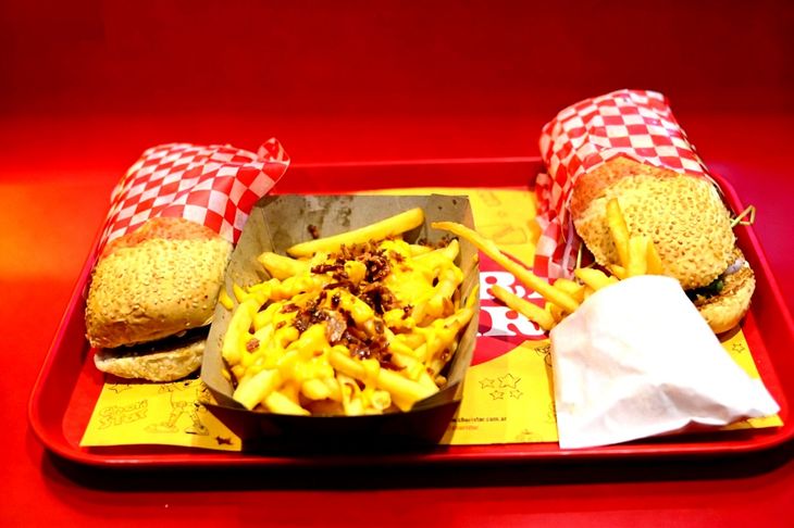 Chori Star opera ya en dos sedes del Gran Buenos Aires y consolida una propuesta que reivindica la parrilla argentina con materia prima de primer nivel.