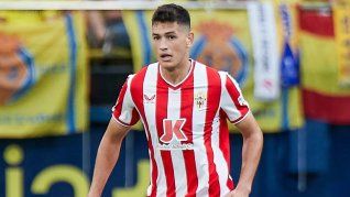 La oferta realizada por América al Almería por el defensor César Montes fue rechazada por insuficiente.