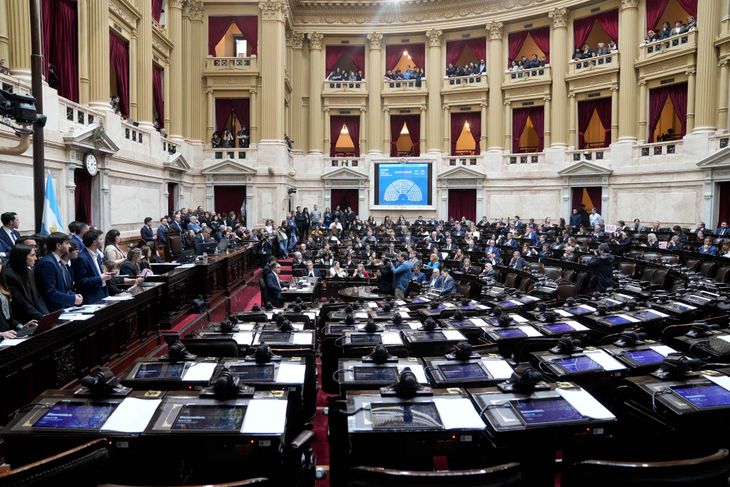 La oposición quedó a 8 diputados del quorum reglamentario. 