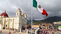 el pueblo de oaxaca que se esconde entre majestuosas: una iglesia imponente, senderos que impactan y gastronomia unica