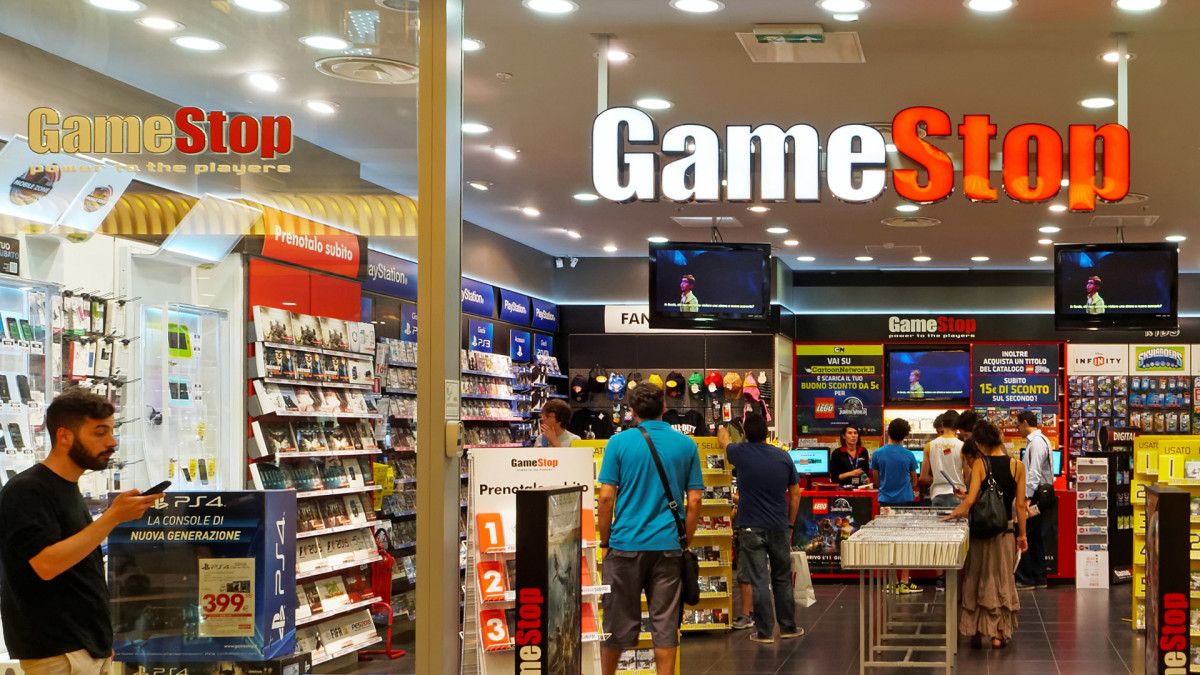 Meme stocks return with fury: GameStop flies more than 70% after a tweet from a mysterious trader