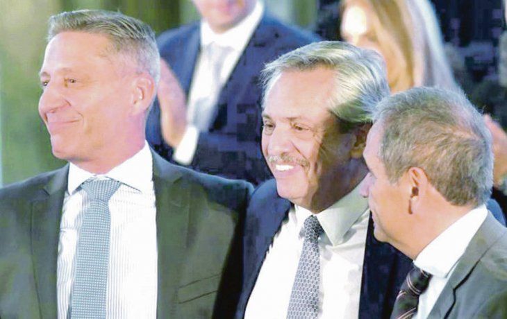 Decisión. Alberto Fernández logró el respaldo a su candidatura del gobernador de Chubut, Mariano Arcioni.