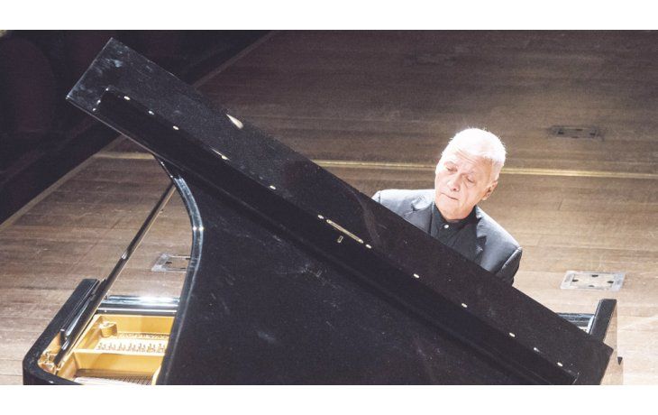 ámbito.com | Jean Louis Steuerman. El pianista brasileño actuó en el ciclo del Mozarteum Argentino.