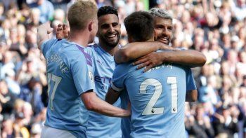 El plantel realizó una fiesta con 22 modelos privadas.
