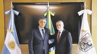 encuentro. Jorge Macri con el embajador de la República Federativa del Brasil en la Argentina, Julio Glinternick Bitellien. El país vecino lidera el ranking de turistas que visitan la Ciudad de Buenos Aires.