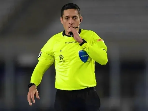 Venezuelan Jesús Valenzuela was appointed by Conmebol as main referee for Argentina's debut in the Copa América.  The team will play on Thursday, starting at 9:00 p.m., against Canada.