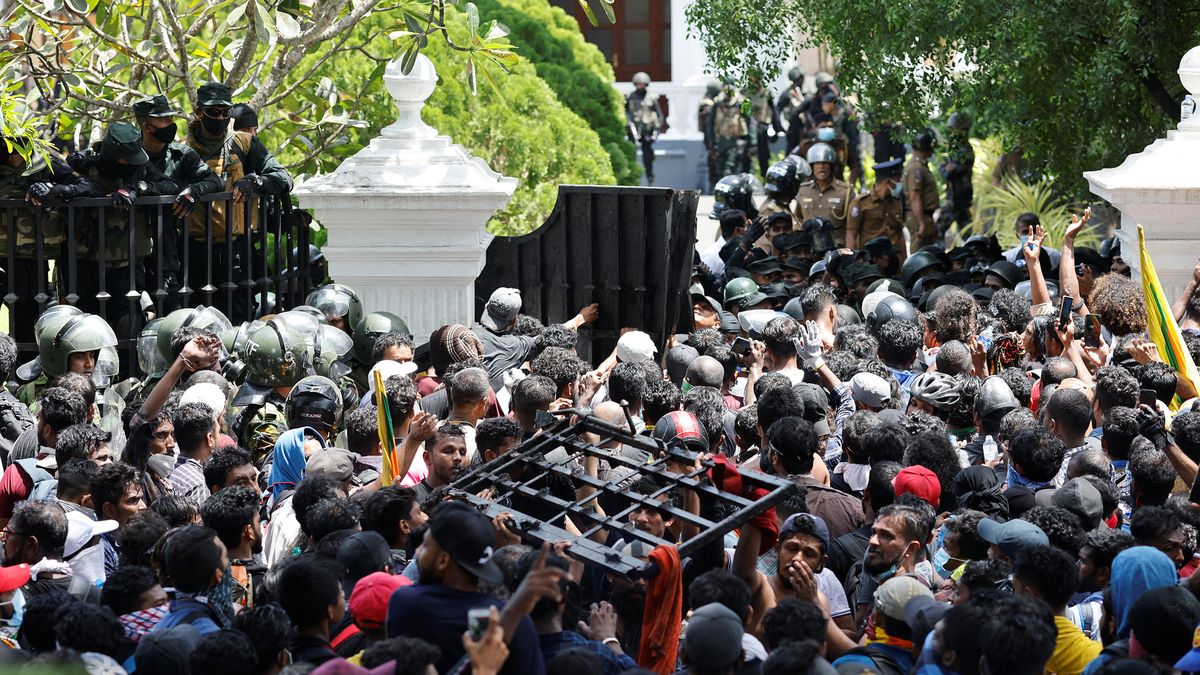 Sri Lanka: manifestantes toman la oficina del premier, nombrado presidente