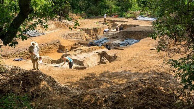 El hallazgo se hizo en un antiguo pozo de arcilla para fabricar ladrillos construido por neandertales hace más de 400.000 años.