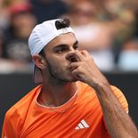 Francisco Cerúndolo avanza a paso firme en el Abierto de Australia. Francisco Cerúndolo avanza a paso firme en el Abierto de Australia.
