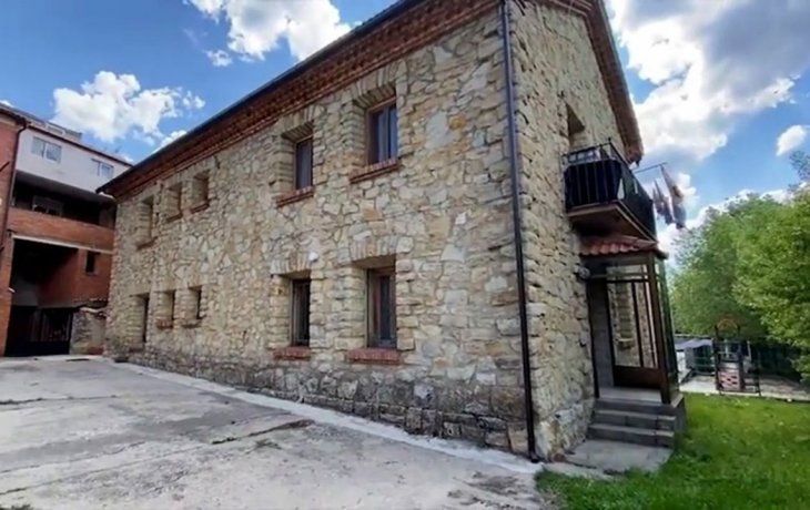 El ayuntamiento ofrece alquiler gratuito por tres meses y trabajo.