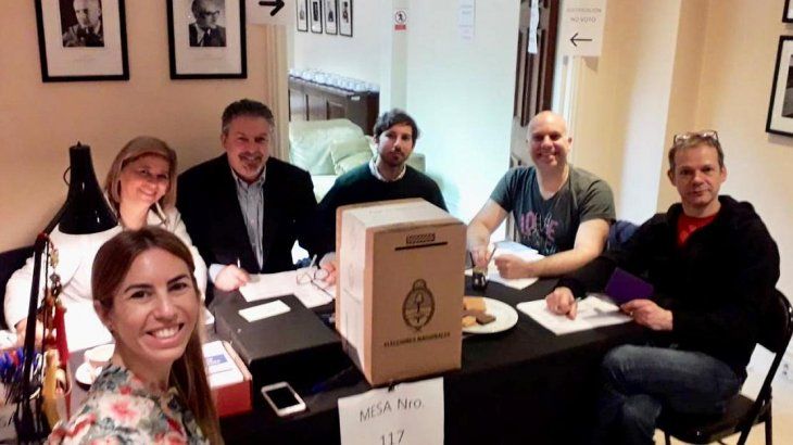 El voto de los argentinos en Londres.