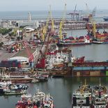 Jorge Gandini advirtió sobre la necesidad de profundizar el dragado del canal de acceso al puerto de Montevideo. Jorge Gandini advirtió sobre la necesidad de profundizar el dragado del canal de acceso al puerto de Montevideo.