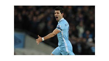 Agüero señaló el primer gol para el City, que es puntero.