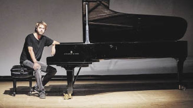 Axel Quincke. Toca el piano, que aprendió de forma intuitiva desde los 9 años: “La música ayuda a sanar, a liberar la mente aun por unos minutos”.