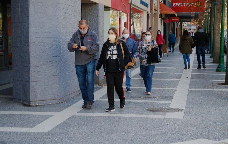 Marcha atrás en la flexibilización de la cuarentena.-