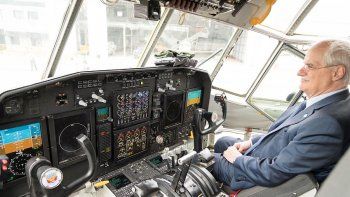 jorge taiana presento aviones militares para la fuerza aerea y moviliza unidades frente a las islas malvinas