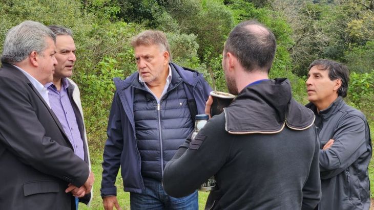 Domingo Amaya, de Tucumán, durante una visita a la villa turística de Raco, Tucumán.