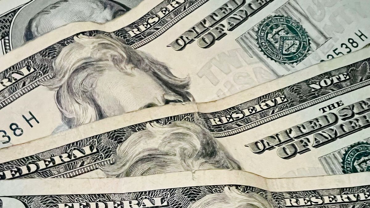 The global dollar fell to a minimum of one week in the middle of the commercial war between the United States and China
