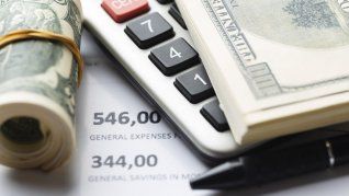 Hay que recordar que para comprar el MEP se necesitan al menos 24 horas (comprar un bono en pesos y al otro día venderlo en divisas).