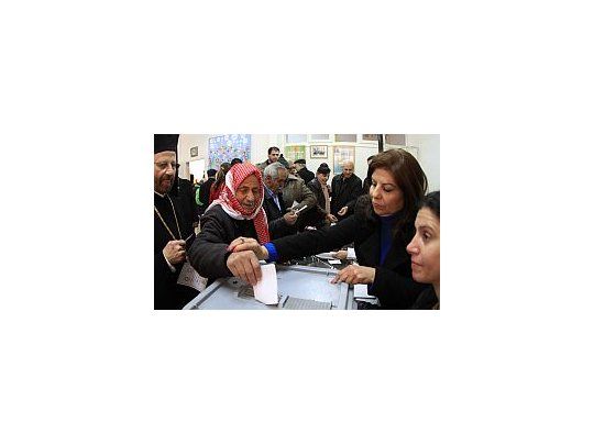 Siria celebró referéndum sobre Constitución mientras sigue la represión