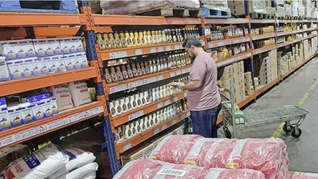 Advierten que en  las góndolas de los supermercados de Corrientes comenzaron a verse productos de Brasil.
