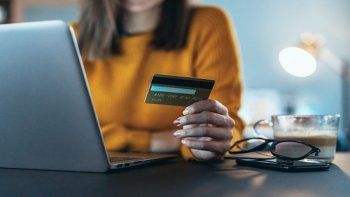 bancos ofrecen 40% de descuento y cuotas sin interes para las fiestas