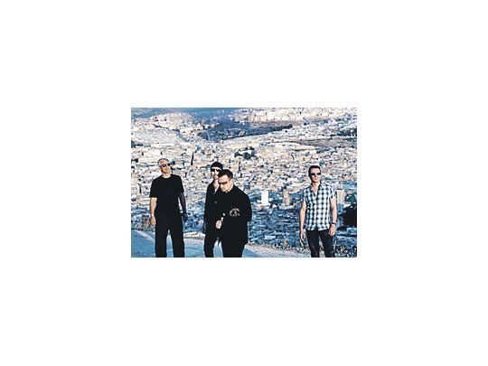 Todavía embarcado en la gira de presentación de su disco anterior «No Line on the Horizon» (que lo trae a la Argentina en marzo), U2 ya anuncia el próximo, que saldrá en mayo.