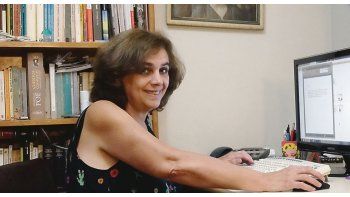 ámbito.com | Ana María Shua. Llamada en España la “reina del microrrelato”, la narradora argentina compiló en un único volumen sus libros anteriores en esta especialidad de literatura sintética.