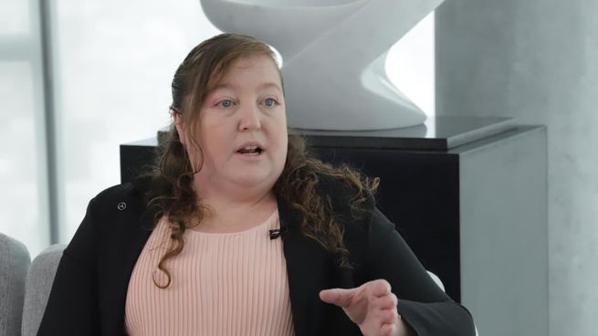 Lagerenta de Contabilidad de Mercedes-Benz Camiones y Buses, YaninaSchamne, se refirió a las oportunidades del sector automotor.