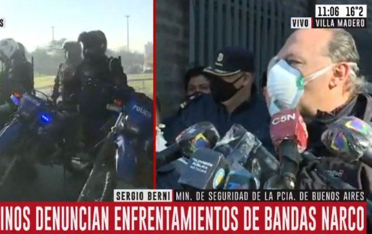 En estos momentos unos 30 efectivos de la policía de la provincia de Buenos Aires se encuentran custodiando la zona en cuestión, formando un cordón al costado de la autopista.&nbsp;