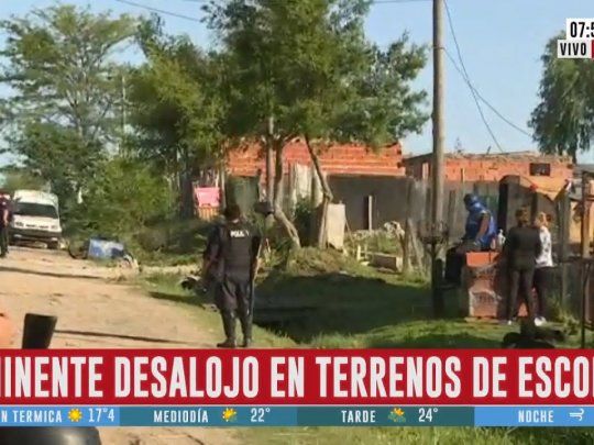 La Policía Bonaerense encabezó el desalojo en Escobar.