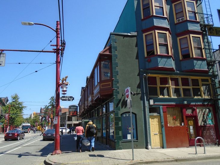 Construido en 1913 tras una expropiación, el Sam Kee sigue siendo un emblema patrimonial de Vancouver Construido en 1913 tras una expropiación, el Sam Kee sigue siendo un emblema patrimonial de Vancouver