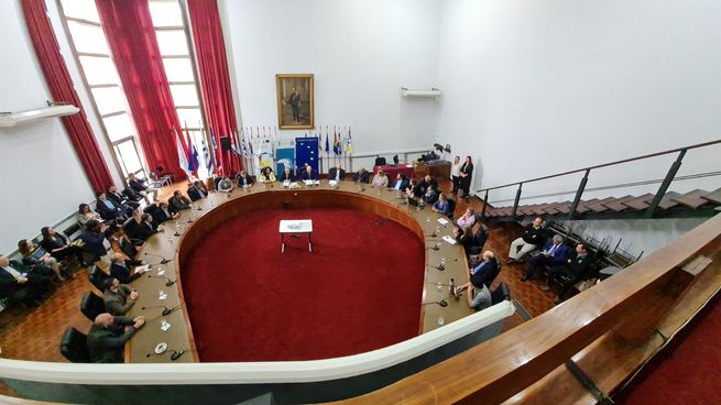 Las primeras reuniones tuvieron lugar por iniciativa del intendente montevideano Germán Barbato en 1943.