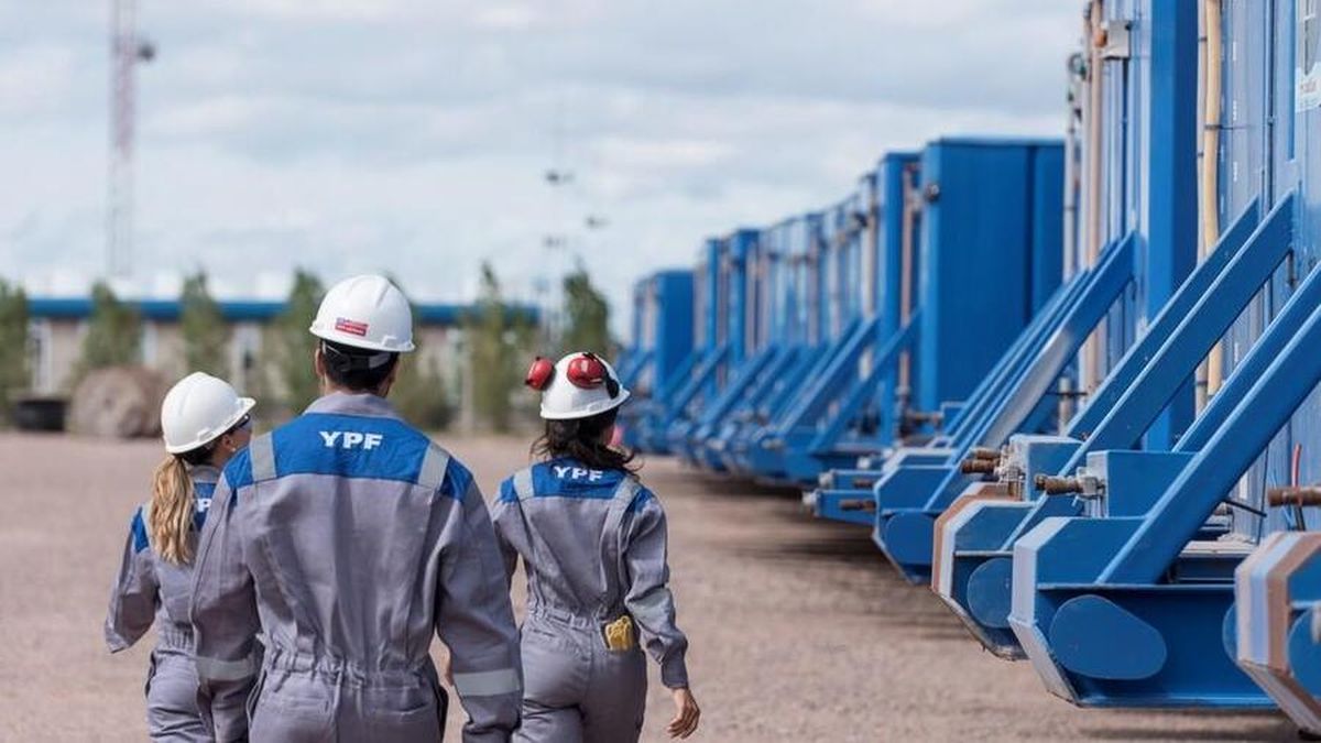 YPF will add employees in Argentina, how to send the CV?