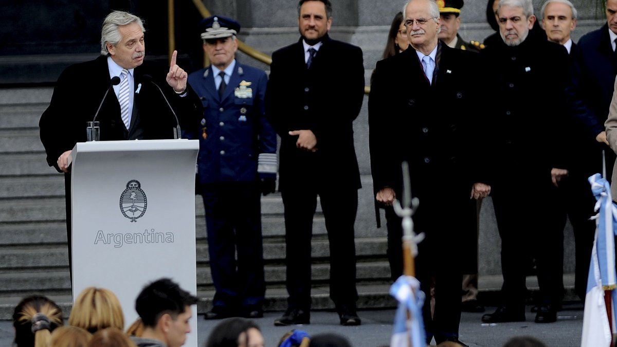 Alberto Fernández: "La Argentina no es ese país sin destino que algunos quieren plantearnos"